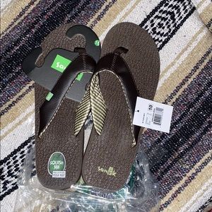 Sanuk yoga mat flip flops